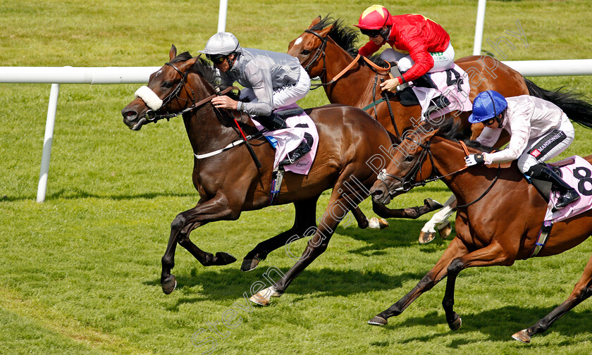 Last-Empire-0006 
 LAST EMPIRE (Daniel Tudhope) beats ONASSIS (right) in The Whispering Angel Oak Tree Stakes
Goodwood 28 Jul 2021 - Pic Steven Cargill / Racingfotos.com