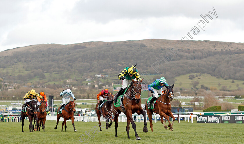 Lisnagar-Oscar-0001 
 LISNAGAR OSCAR (Adam Wedge) wins The Paddy Power Stayers Hurdle
Cheltenham 12 Mar 2020 - Pic Steven Cargill / Racingfotos.com