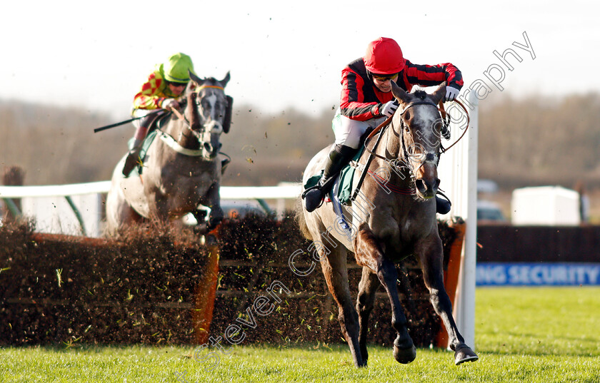 Graystone-0003 
 GRAYSTONE (Bryony Frost) wins The Agetur UK Ltd Juvenile Maiden Hurdle
Warwick 9 Dec 2021 - Pic Steven Cargill / Racingfotos.com