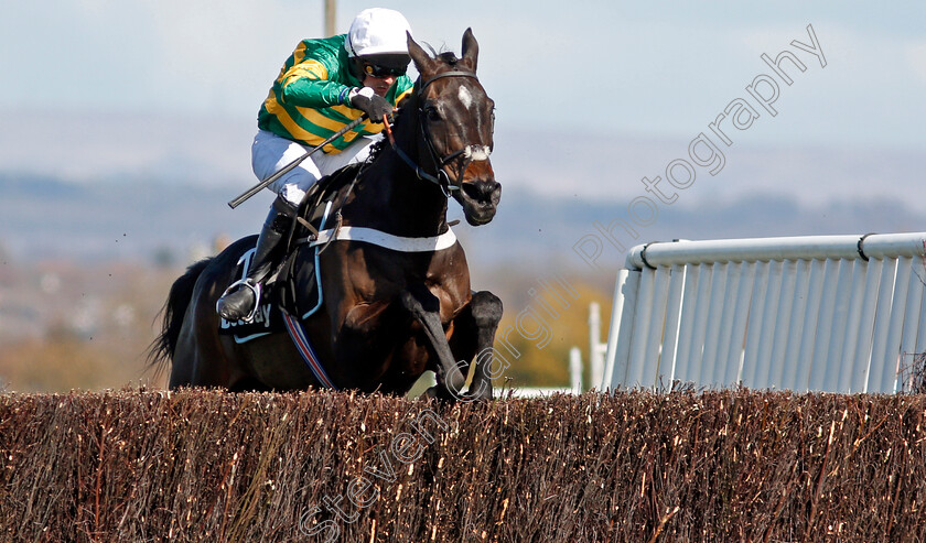 Chantry-House-0002 
 CHANTRY HOUSE (Nico de Boinville) wins The Betway Mildmay Novices Chase
Aintree 9 Apr 2021 - Pic Steven Cargill / Racingfotos.com