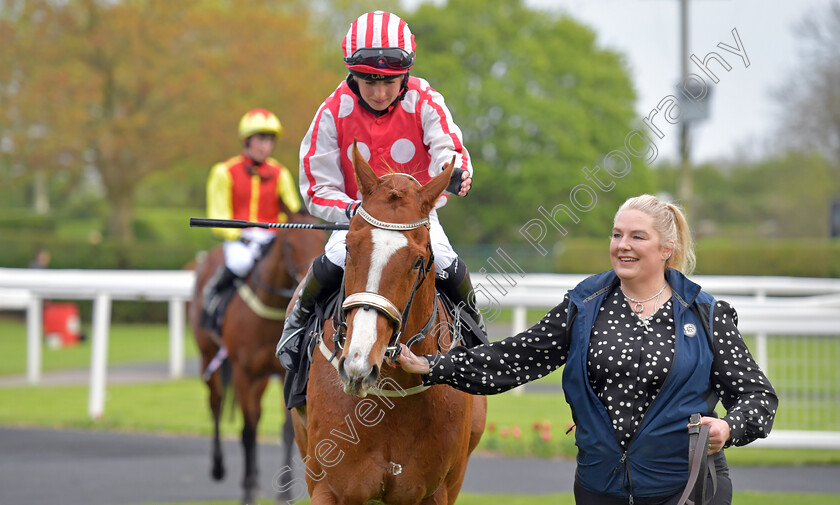 Umming-N -Ahing-0010 
 UMMING N' AHING (Rose Dawes) winner of The Castle Rock Neil Kelso Memorial Handicap
Nottingham 22 Apr 2023 - pic Steven Cargill / Becky Bailey / Racingfotos.com