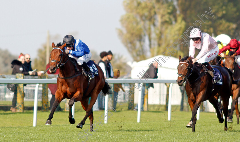 Shaara-0003 
 SHAARA (Dane O'Neill) beats A CAPPELLA (right) in The British Stallion Studs EBF Fillies Novice Stakes
Yarmouth 19 Oct 2021 - Pic Steven Cargill / Racingfotos.com