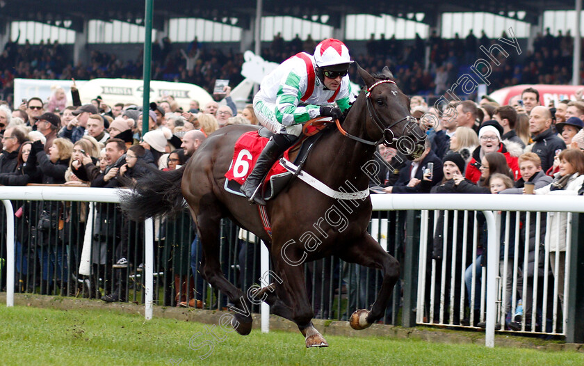 Mister-Fisher-0004 
 MISTER FISHER (Nico De Boinville) wins The 32Red Casino Novices Hurdle
Kempton 26 Dec 2018 - Pic Steven Cargill / Racingfotos.com