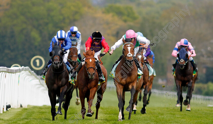 Okeechobee-0003 
 OKEECHOBEE (right, Ryan Moore) beats DESERT HERO (centre) and ISRAR (left) in The bet365 Gordon Richards Stakes
Sandown 26 Apr 2024 - Pic Steven Cargill / Racingfotos.com