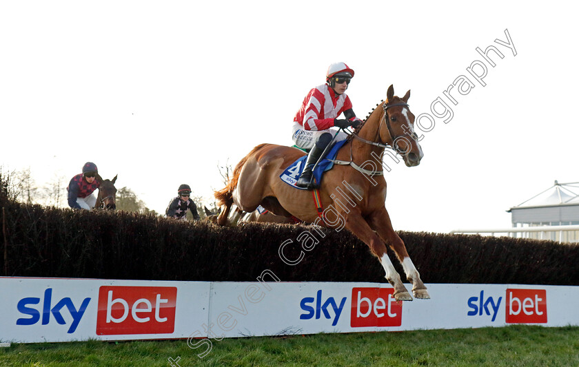 Lecky-Watson-0001 
 LECKY WATSON (Paul Townend) wins The Sky Bet Novices Chase
Punchestown 12 Jan 2025 - Pic Steven Cargill / Racingfotos.com