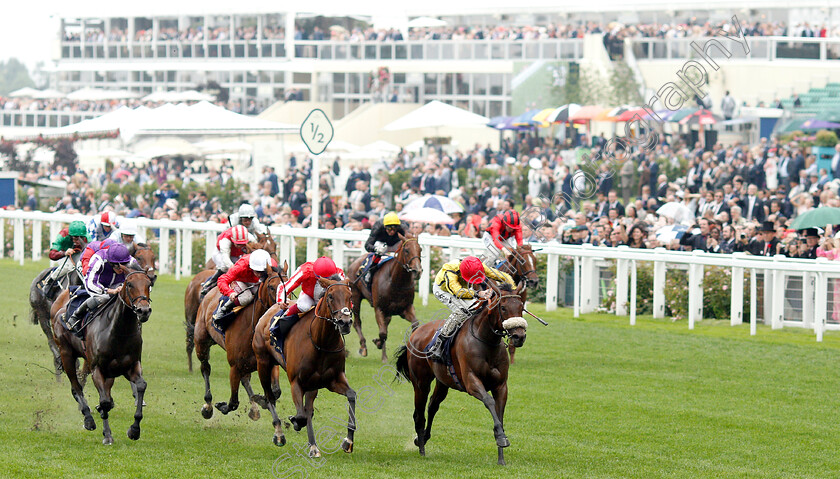 Move-Swiftly-0001 
 MOVE SWIFTLY (Daniel Tudhope) beats RAWDAA (2nd right) in The Duke Of Cambridge Stakes
Royal Ascot 19 Jun 2019 - Pic Steven Cargill / Racingfotos.com