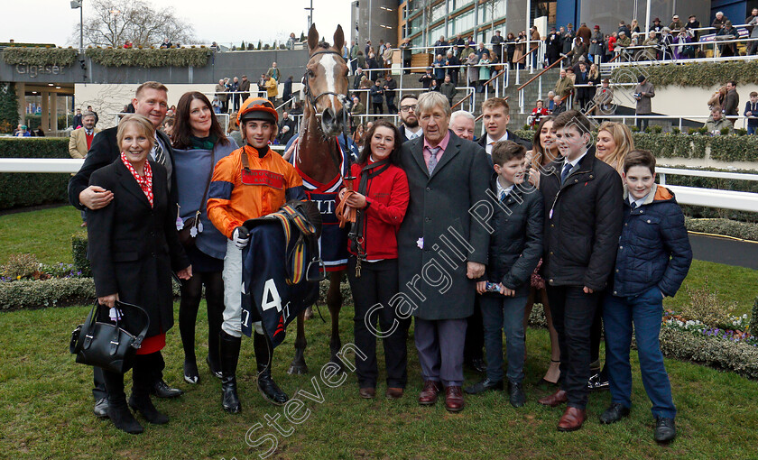 Sam-Spinner-0016 
 SAM SPINNER (Joe Colliver) and owners after The JLT Reve De Sivola Long Walk Hurdle Ascot 23 Dec 2017 - Pic Steven Cargill / Racingfotos.com