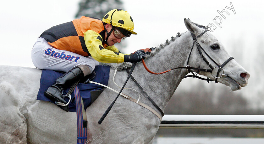 Watersmeet-0005 
 WATERSMEET (Joe Fanning) wins The Betway Conditions Stakes Lingfield 2 Feb 2018 - Pic Steven Cargill / Racingfotos.com