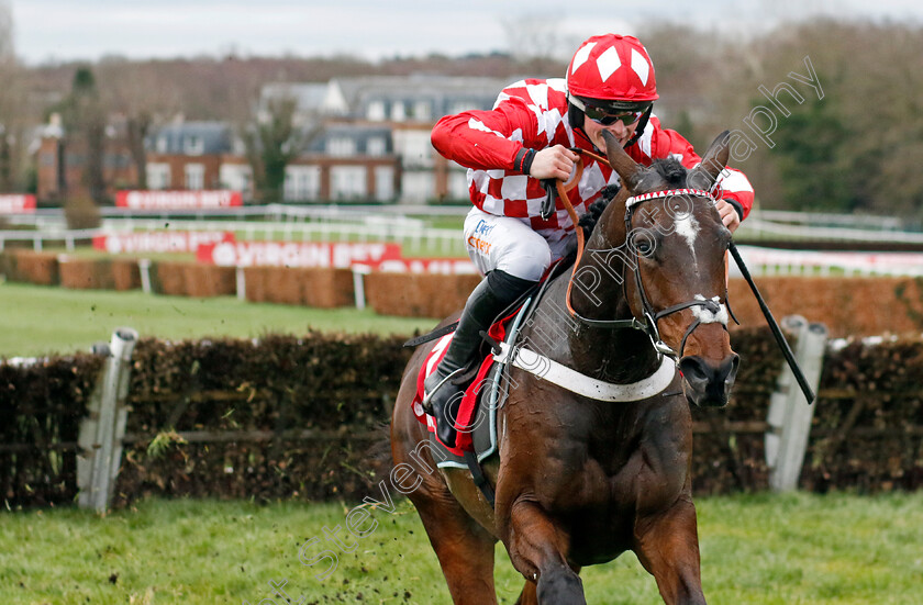 Jingko-Blue-0003 
 JINGKO BLUE (James Bowen) wins The Virgin Bet Daily Price Boosts Novice Handicap Hurdle
Sandown 3 Feb 2024 - Pic Steven Cargill / Racingfotos.com