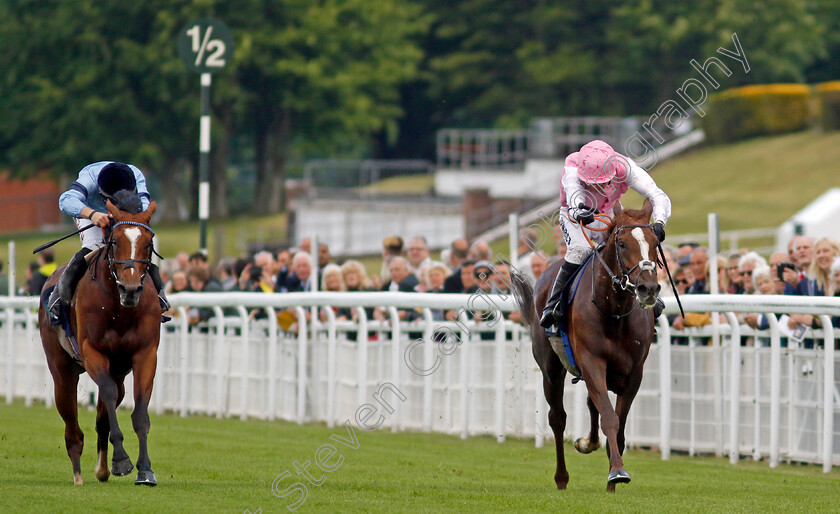 Lionel-0005 
 LIONEL (right, Jamie Spencer) beats LYSANDER (left) in The British Stallion Studs EBF Cocked Hat Stakes
Goodwood 20 May 2022 - Pic Steven Cargill / Racingfotos.com