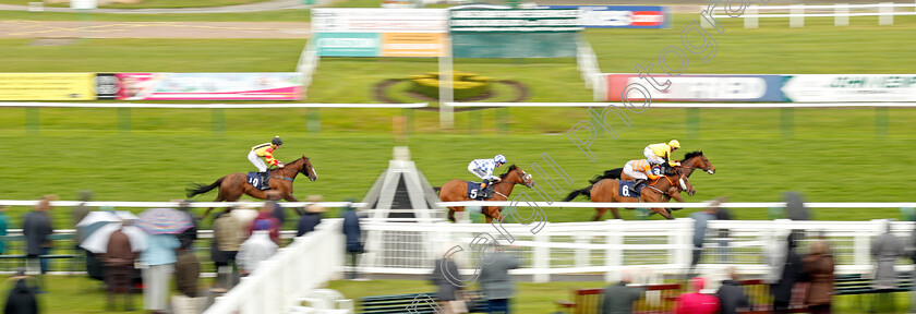 Who-Told-Jo-Jo-0004 
 WHO TOLD JO JO (yellow, Silvestre De Sousa) beats TOOLATETODELEGATE in The Annual Badges On Sale At Yarmouth Racecourse Handicap Yarmouth 24 Apr 2018 - Pic Steven Cargill / Racingfotos.com