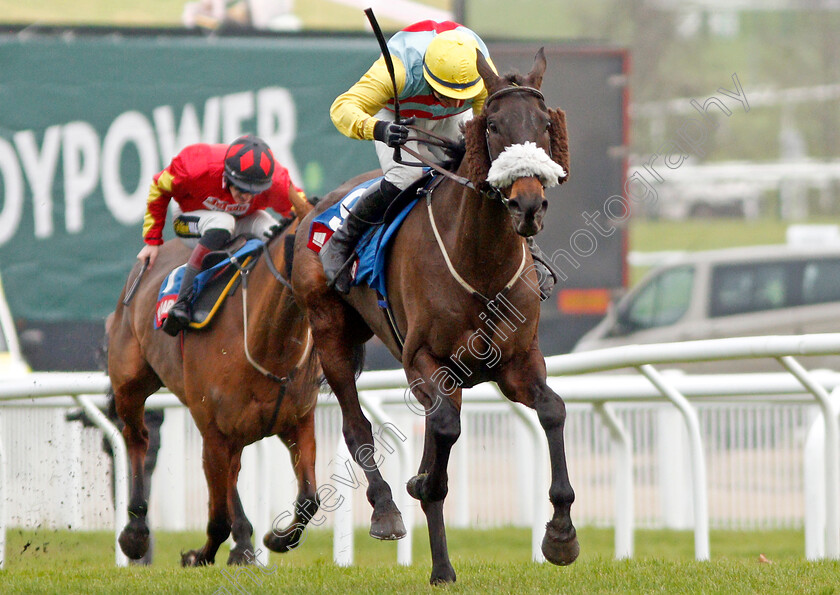 Doing-Fine-0001 
 DOING FINE (Philip Donovan) wins The Market Insurance Handicap Chase
Cheltenham 1 Jan 2020 - Pic Steven Cargill / Racingfotos.com