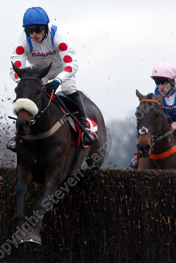 Clan-Des-Obeaux-0001 
 CLAN DES OBEAUX (Harry Cobden) wins The 32Red King George VI Chase
Kempton 26 Dec 2018 - Pic Steven Cargill / Racingfotos.com