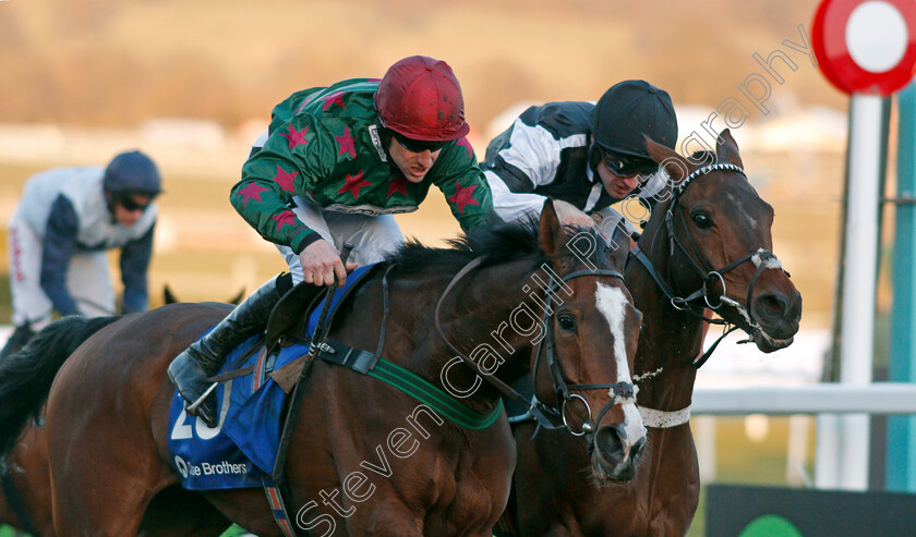 Mister-Whitaker-0005 
 MISTER WHITAKER (left, Brian Hughes) beats RATHER BE (right) in The Close Brothers Novices Handicap Chase Cheltenham 13 Mar 2018 - Pic Steven Cargill / Racingfotos.com