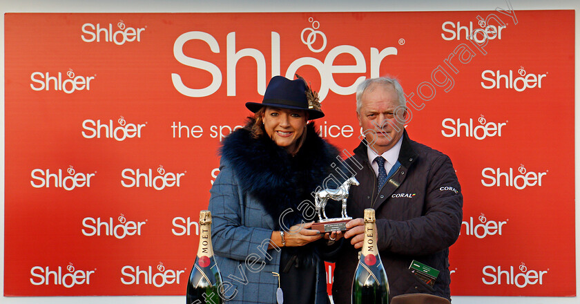 Fox-Norton-0008 
 Presentation to Colin Tizzard for The Shloer Chase won by FOX NORTON Cheltenham 19 Nov 2017 - Pic Steven Cargill / Racingfotos.com