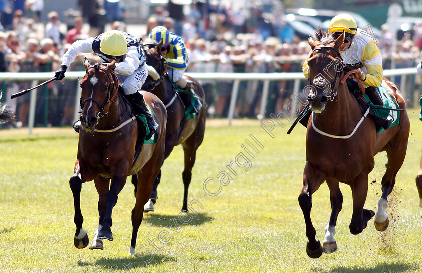 Suitcase- n -Taxi-0006 
 SUITCASE 'N' TAXI (right, David Allan) beats CANFORD BAY (left) in The John Hopkinson Memorial Handicap
Thirsk 4 Jul 2018 - Pic Steven Cargill / Racingfotos.com