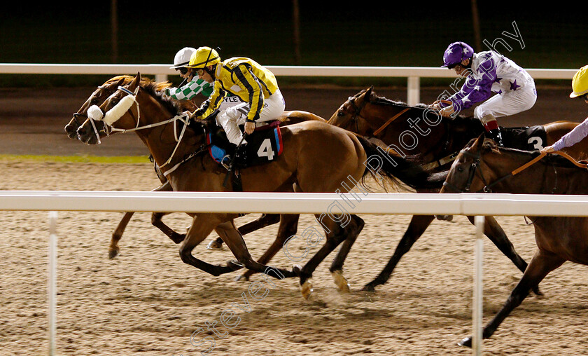 Daddys-Poppit-0003 
 DADDYS POPPIT (farside, Hollie Doyle) beats JUST US TWO (4) in The Gentlemen's Day Here Handicap
Chelmsford 6 Sep 2018 - Pic Steven Cargill / Racingfotos.com