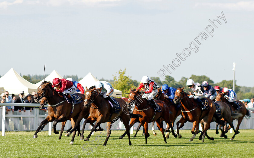 Rising-Star-0001 
 RISING STAR (2nd left, Neil Callan) beats HAZIYA (left) in The Kensington Palace Handicap
Royal Ascot 15 Jun 2022 - Pic Steven Cargill / Racingfotos.com