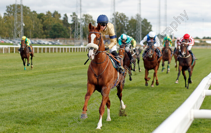 Manitou-0002 
 MANITOU (Hollie Doyle) wins The Appel Au Maitre Svealandlopning
Bro Park, Sweden 18 Sep 2022 - Pic Steven Cargill / Racingfotos.com