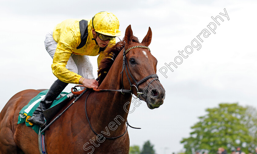 Addeybb-0006 
 ADDEYBB (James Doyle) wins The bet365 Mile Sandown 27 Apr 2018 - Pic Steven Cargill / Racingfotos.com