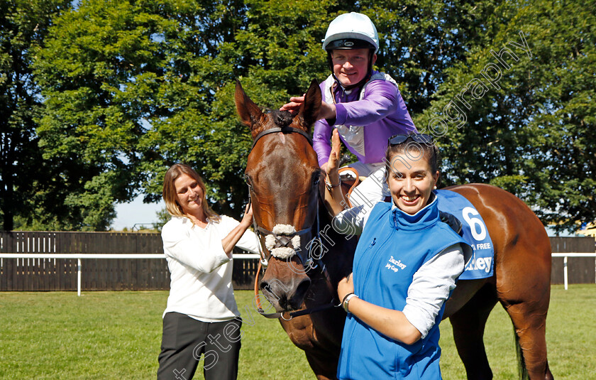 Alcohol-Free-0020 
 ALCOHOL FREE (Rob Hornby) winner of The Darley July Cup
Newmarket 9 Jul 2022 - Pic Steven Cargill / Racingfotos.com