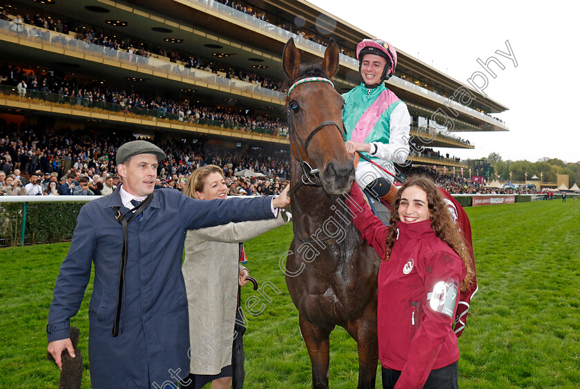 Bluestocking-0032 
 BLUESTOCKING (Rossa Ryan) winner of The Qatar Prix de l'Arc de Triomphe 
Longchamp 6 Oct 2024 - Pic Steven Cargill / Racingfotos.com