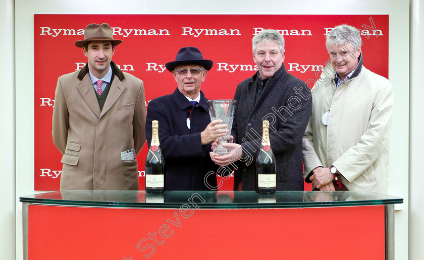 Drovers-Lane-0006 
 Presentation for The Ryman Novices Chase won by DROVERS LANE
Cheltenham 15 Dec 2018 - Pic Steven Cargill / Racingfotos.com