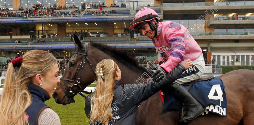 Crambo-0011 
 CRAMBO (Jonathan Burke) winner of The Howden Long Walk Hurdle
Ascot 21 Dec 2024 - Pic Steven Cargill / Racingfotos.com