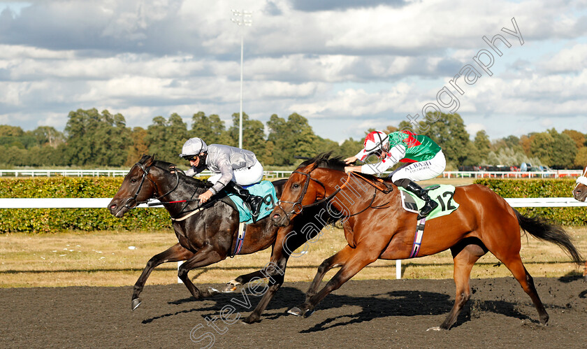 Fresh-0003 
 FRESH (Daniel Tudhope) beats MOUNT MOGAN (right) in The Unibet Casino Handicap
Kempton 18 Aug 2020 - Pic Steven Cargill / Racingfotos.com