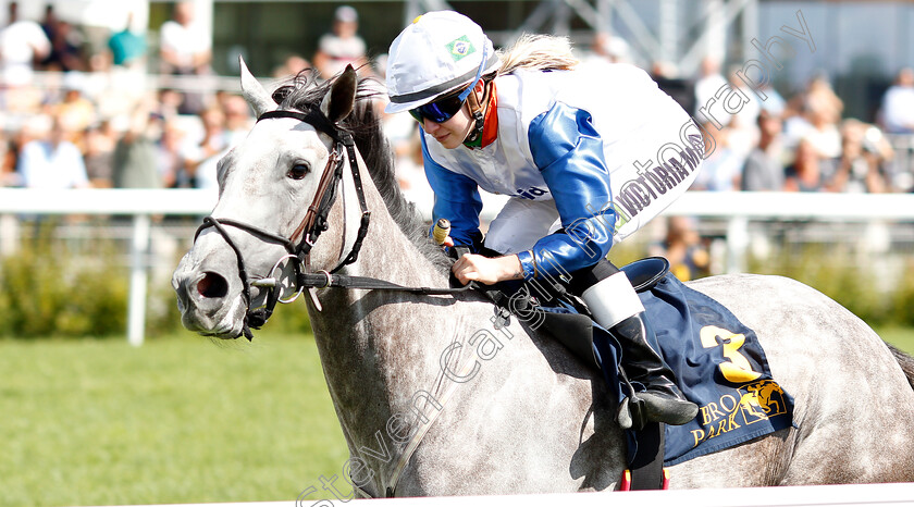 Rue-D Argent-0003 
 RUE D'ARGENT (Victoria Mota) wins Lady Jockeys Thoroughbred World Championship Round 2
Bro Park Sweden 5 Aug 2018 - Pic Steven Cargill / Racingfotos.com