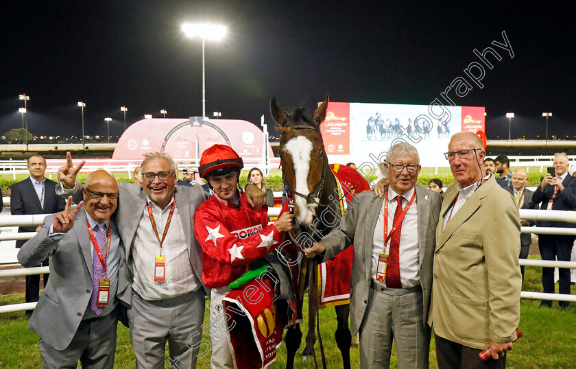 Spirit-Dancer-0014 
 SPIRIT DANCER (Oisin Orr) with Sir Alex Ferguson, Sam Ellis, Ged Mason and Richard Fahey after The Bahrain International Trophy
Kingdom of Bahrain 15 Nov 2024 - Pic Steven Cargill / Racingfotos.com