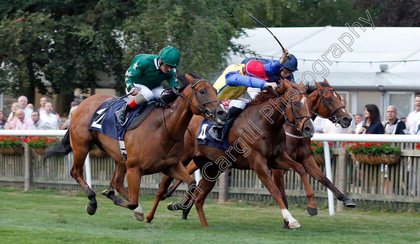 Gorgeous-Noora-0003 
 GORGEOUS NOORA (left, Andrea Atzeni) beats RESTLESS ROSE (centre) in The EBF Breeders Series Fillies Handicap
Newmarket 20 Jul 2018 - Pic Steven Cargill / Racingfotos.com