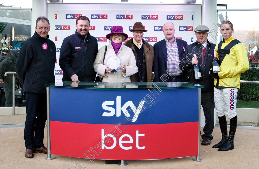 Elixir-De-Nutz-0005 
 Presentation to Mr and Mrs Terry Warner, Colin Tizzard and Harry Cobden for The Sky Bet Supreme Trial Novices Hurdle won by ELIXIR DE NUTZ
Cheltenham 18 Nov 2018 - Pic Steven Cargill / Racingfotos.com