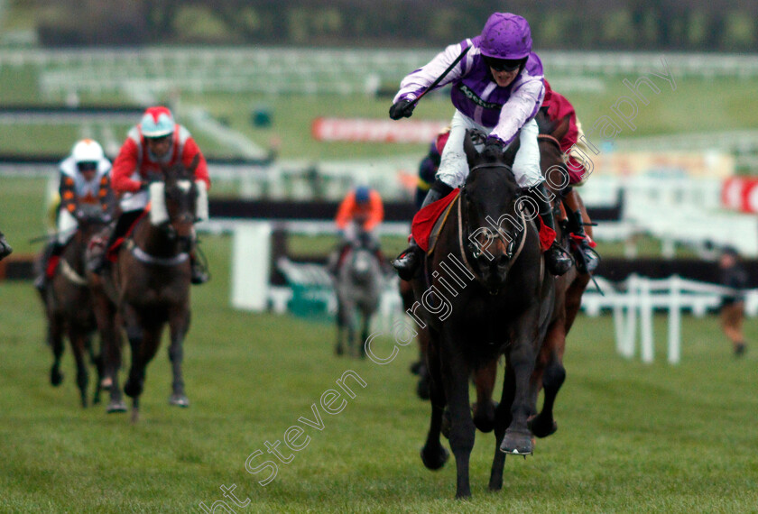 Arthurs-Gift-0001 
 ARTHUR'S GIFT (Tom Humphries) wins The Citipost Handicap Hurdle Cheltenham 15 Dec 2017 - Pic Steven Cargill / Racingfotos.com