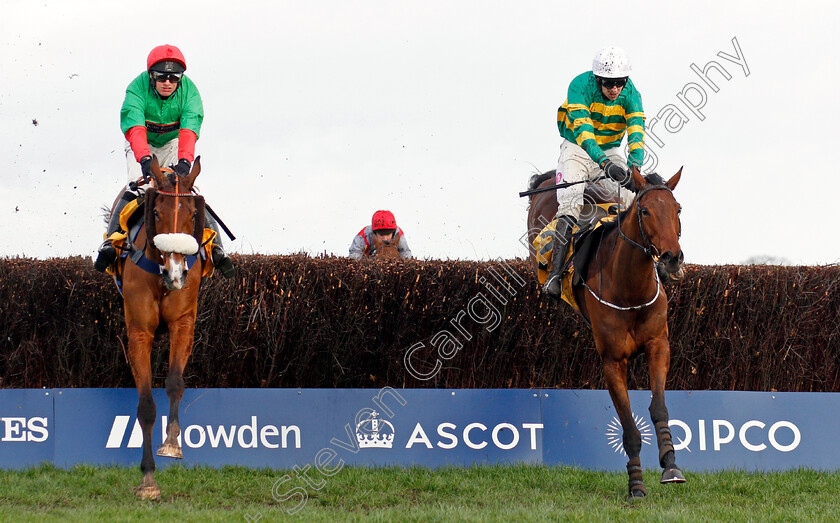 Fakir-D Oudairies-0003 
 FAKIR D'OUDAIRIES (right, Mark Walsh) beats TWO FOR GOLD (left) in The Betfair Ascot Chase
Ascot 19 Feb 2022 - Pic Steven Cargill / Racingfotos.com