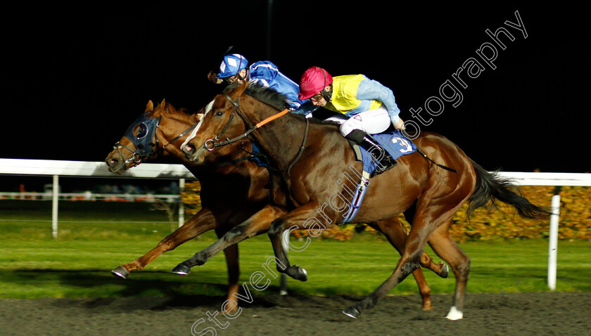 Elsaakb-0003 
 ELSAAKB (farside, Nicky Mackay) beats LADY OF ARAN (nearside) in The 32Red.com Nursery Kempton 8 Nov 2017 - Pic Steven Cargill / Racingfotos.com