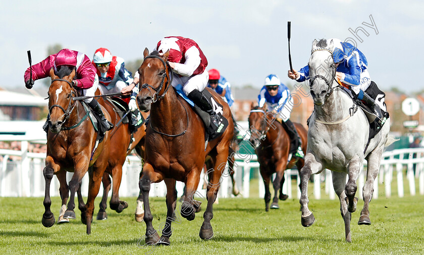 Glorious-Journey-0004 
 GLORIOUS JOURNEY (centre, James Doyle) beats LIBRISA BREEZE (right) in The Unibet Hungerford Stakes
Newbury 17 Aug 2019 - Pic Steven Cargill / Racingfotos.com