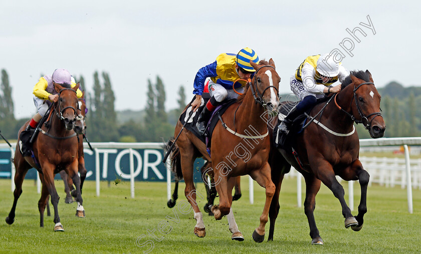 Amazonian-Dream-0002 
 AMAZONIAN DREAM (right, David Probert) beats RUSSELLINTHEBUSHES (left) in The Bet 10 Get 40 For New Customers Nursery
Newbury 13 Aug 2021 - Pic Steven Cargill / Racingfotos.com