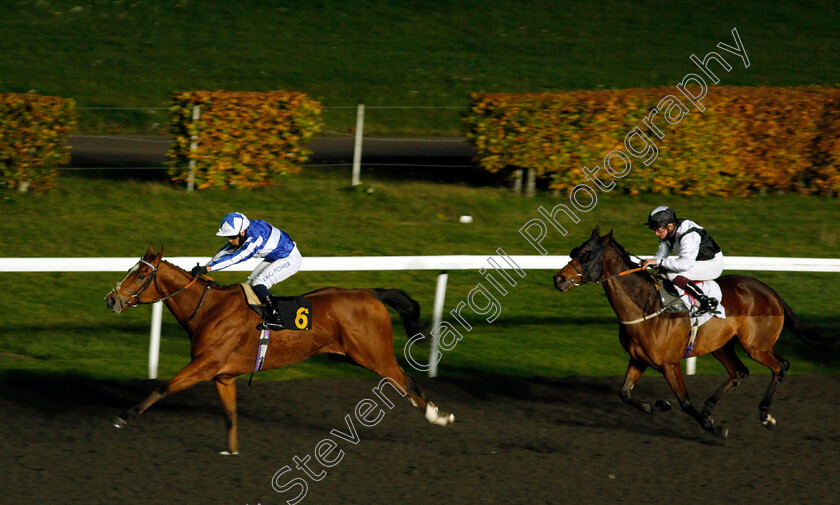 Johnny-Drama-0002 
 JOHNNY DRAMA (Silvestre De Sousa) beats VICTORY CHIME (right) in The Try Our New Super Boosts At Unibet Handicap
Kempton 2 Nov 2020 - Pic Steven Cargill / Racingfotos.com