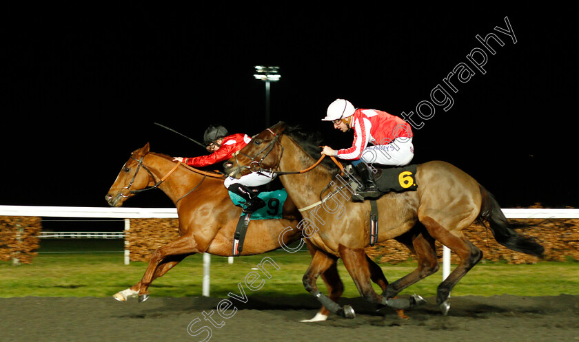 Ginger-Fox-0004 
 GINGER FOX (Hollie Doyle) beats ELJADDAAF (right) in The 32Red Handicap
Kempton 29 Jan 2020 - Pic Steven Cargill / Racingfotos.com