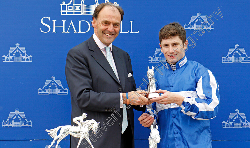 Beat-The-Bank-0013 
 Presentation by Angus Gold to Oisin Murphy for The Shadwell Joel Stakes win by BEAT THE BANK Newmarket 29 Sep 2017 - Pic Steven Cargill / Racingfotos.com