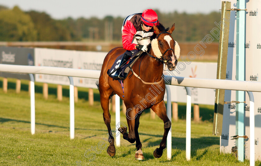 Sigrid-Nansen-0008 
 SIGRID NANSEN (Cieren Fallon) wins The Value Rater Racing Club Handicap
Bath 3 Jul 2019 - Pic Steven Cargill / Racingfotos.com