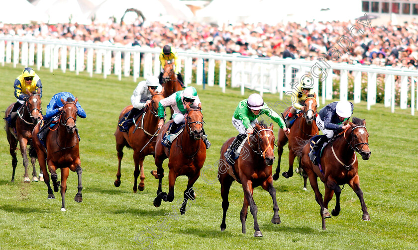 Arthur-Kitt-0002 
 ARTHUR KITT (2nd right, Richard Kingscote) beats NATE THE GREAT (right) in The Chesham Stakes
Royal Ascot 23 Jun 2018 - Pic Steven Cargill / Racingfotos.com