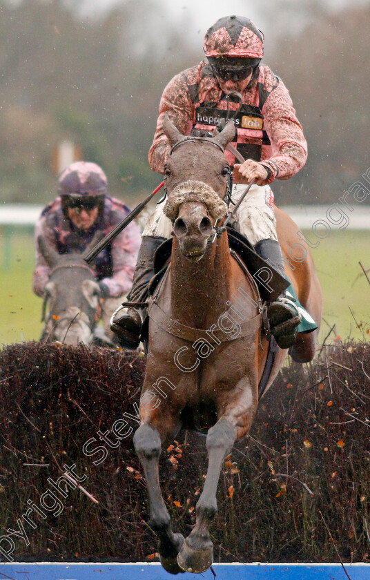 Sensulano-0004 
 SENSULANO (Leighton Aspell) wins The Actioncoach Lady Godiva Mares Novices Chase
Warwick 12 Dec 2019 - Pic Steven Cargill / Racingfotos.com