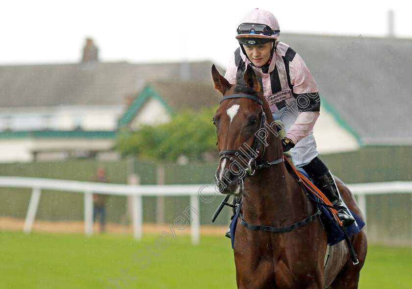 Patient-Man-0001 
 PATIENT MAN (Laura Pearson)
Yarmouth 14 Sep 2021 - Pic Steven Cargill / Racingfotos.com