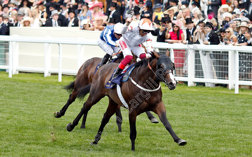 Advertise-0004 
 ADVERTISE (Frankie Dettori) wins The Commonwealth Cup
Royal Ascot 21 Jun 2019 - Pic Steven Cargill / Racingfotos.com