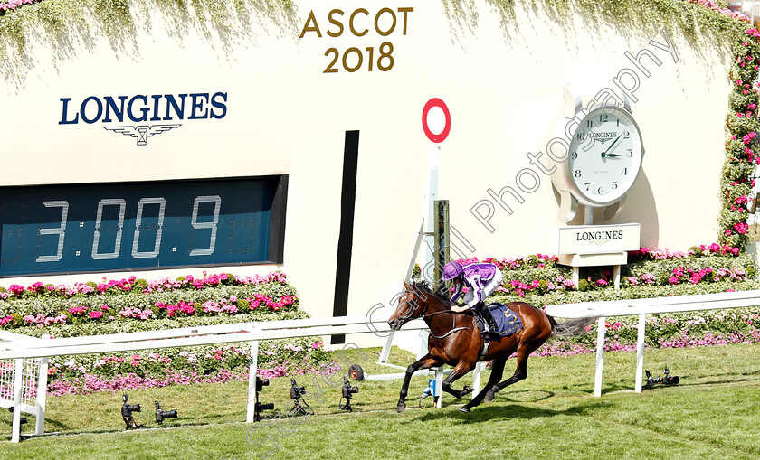 Kew-Gardens-0003 
 KEW GARDENS (Ryan Moore) wins The Queen's Vase
Royal Ascot 20 Jun 2018 - Pic Steven Cargill / Racingfotos.com