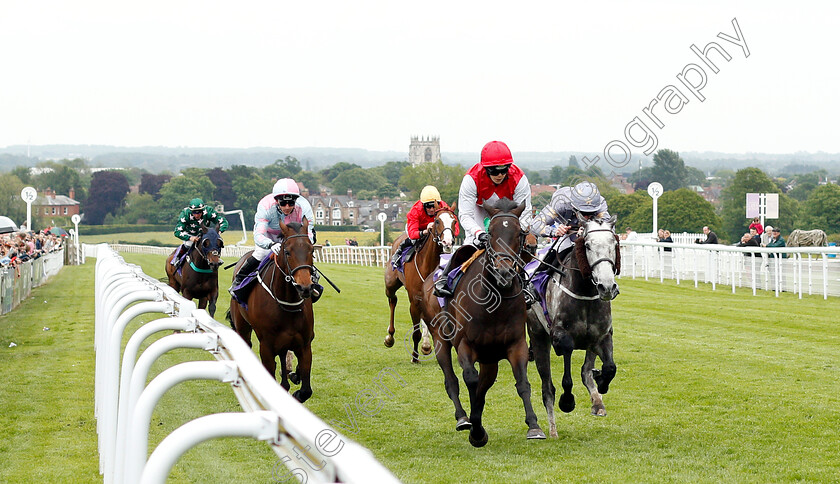 Kilbaha-Lady-0001 
 KILBAHA LADY (centre, Faye McManoman) beats DARK DEVIL (right) in The Hull FC Handicap
Beverley 29 may 2019 - Pic Steven Cargill / Racingfotos.com