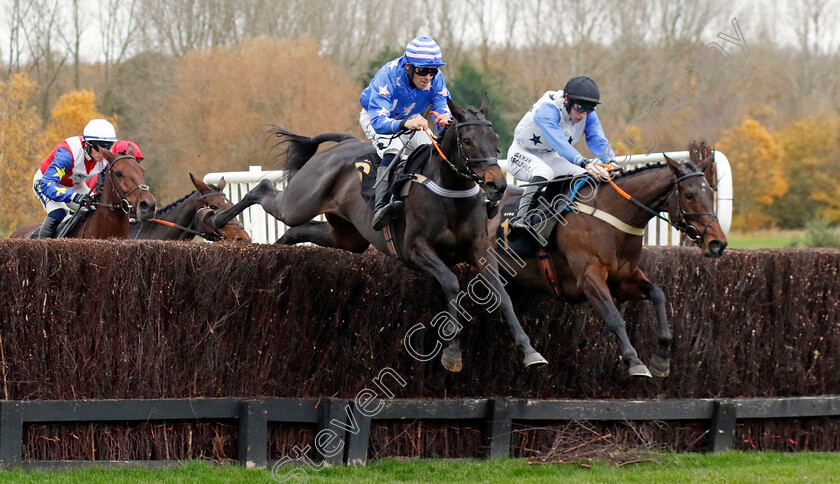 Marsh-Wren-0003 
 MARSH WREN (right, Ciaran Gethings) beats MALAITA (centre) in The Duncan Smith Over The Hill Birthday Mares Novices Handicap Chase
Warwick 22 Nov 2023 - Pic Steven Cargill / Racingfotos.com