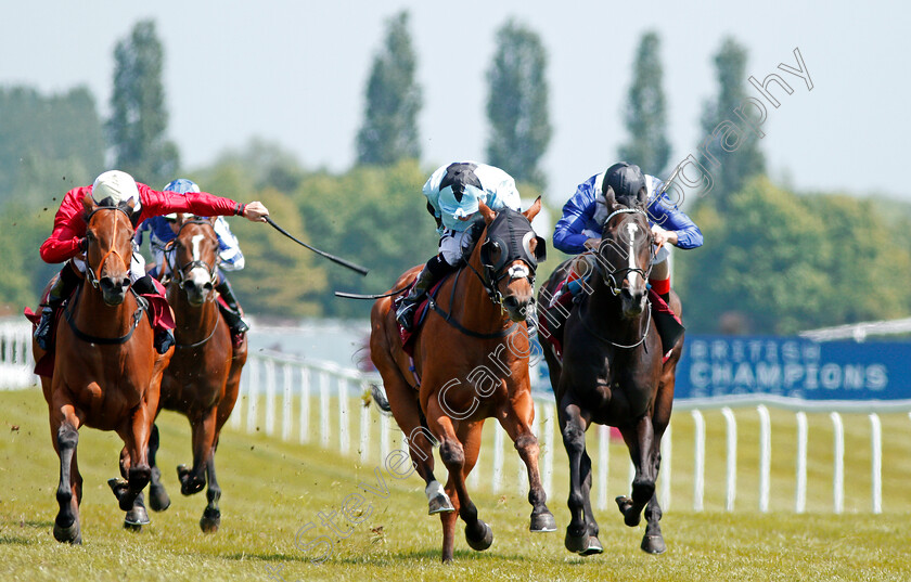 Never-Back-Down-0001 
 NEVER BACK DOWN (centre, Silvestre De Sousa) beats ALL OUT (left) and SHABAABY (right) in The Shalaa Carnarvon Stakes Newbury 19 May 2018 - PIc Steven Cargill / Racingfotos.com